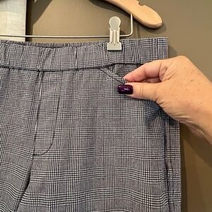 Lands' End Women's Plaid Black & White Cropped Cotton Blend, Mid Rise Size 6